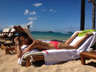 Angie Harmon feet photo thumbnail