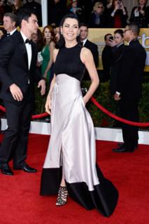 Julianna Margulies feet photo thumbnail
