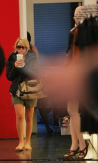 Ashley Olsen feet photo thumbnail
