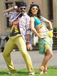 Taapsee Pannu feet photo thumbnail