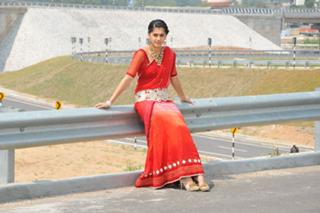 Taapsee Pannu feet photo thumbnail