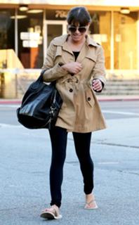 Lea Michele feet photo thumbnail