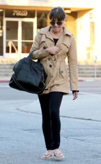Lea Michele feet photo thumbnail