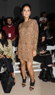 Emmanuelle Chriqui feet photo thumbnail