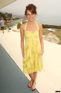Emma Stone feet photo thumbnail