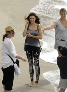 Miranda Kerr feet photo thumbnail
