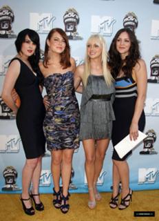 Emma Stone feet photo thumbnail