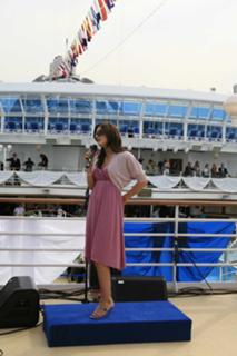 Katharine McPhee feet photo thumbnail