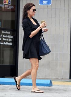 Eva Longoria feet photo thumbnail