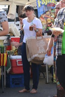 Sophia Bush feet photo thumbnail