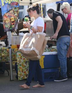 Sophia Bush feet photo thumbnail