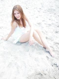 Klaudia Halejcio feet photo thumbnail