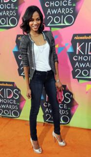 Zoe Saldana feet photo thumbnail