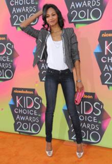 Zoe Saldana feet photo thumbnail