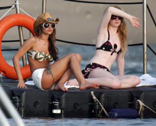 Cheryl feet photo thumbnail
