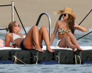 Cheryl feet photo thumbnail