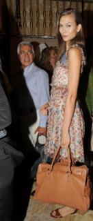 Karlie Kloss feet photo thumbnail