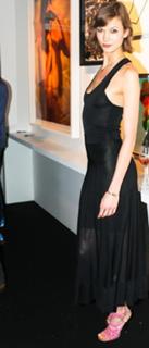 Karlie Kloss feet photo thumbnail