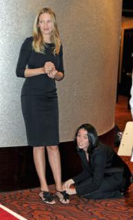 Uma Thurman feet photo thumbnail