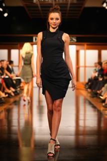 Miranda Kerr feet photo thumbnail