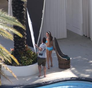 Kelly Brook feet photo thumbnail