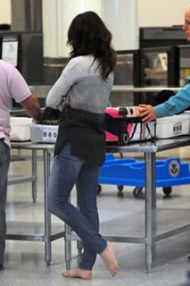 Emmy Rossum feet photo thumbnail