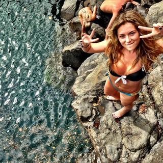 Alexa PenaVega feet photo thumbnail