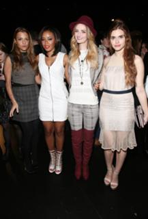 Holland Roden feet photo thumbnail