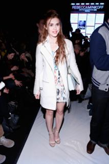 Holland Roden feet photo thumbnail