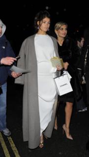 Gemma Arterton feet photo thumbnail