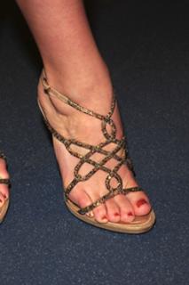 Katharine McPhee feet photo thumbnail