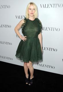 Alice Eve feet photo thumbnail