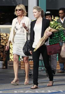 Ali Larter feet photo thumbnail