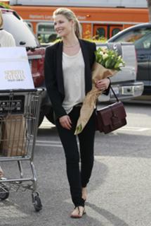 Ali Larter feet photo thumbnail