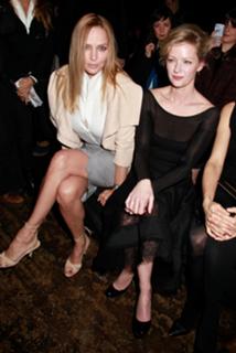 Uma Thurman feet photo thumbnail