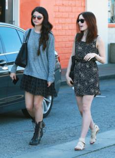 Lily Collins feet photo thumbnail