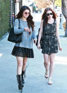 Lily Collins feet photo thumbnail