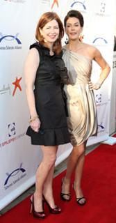 Dana Delany feet photo thumbnail
