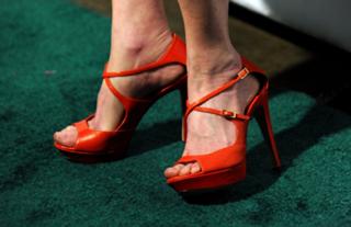 Dana Delany feet photo thumbnail