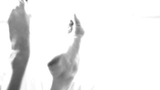 Ashlee Simpson feet photo thumbnail