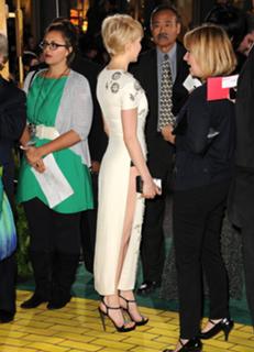 Michelle Williams feet photo thumbnail