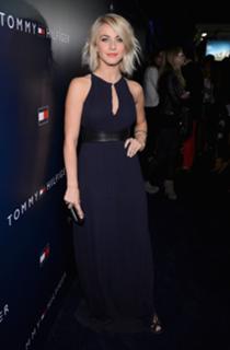 Julianne Hough feet photo thumbnail