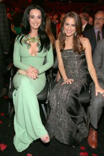 Katy Perry feet photo thumbnail