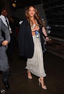 Rihanna feet photo thumbnail