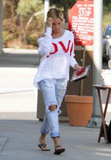 Ashley Tisdale feet photo thumbnail
