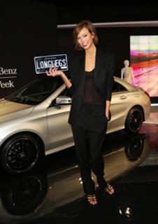 Karlie Kloss feet photo thumbnail
