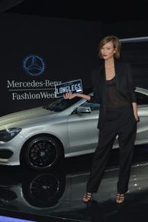 Karlie Kloss feet photo thumbnail
