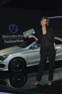Karlie Kloss feet photo thumbnail