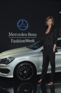 Karlie Kloss feet photo thumbnail