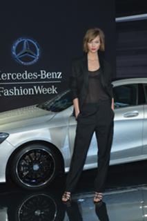 Karlie Kloss feet photo thumbnail
